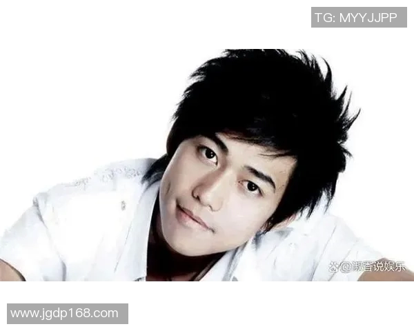 苏醒足球明星揭秘他在绿茵场上的辉煌成就与个人生活故事